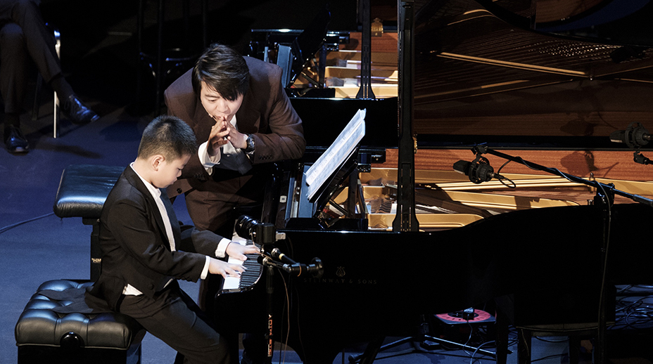 lang lang teaching piano to a young student