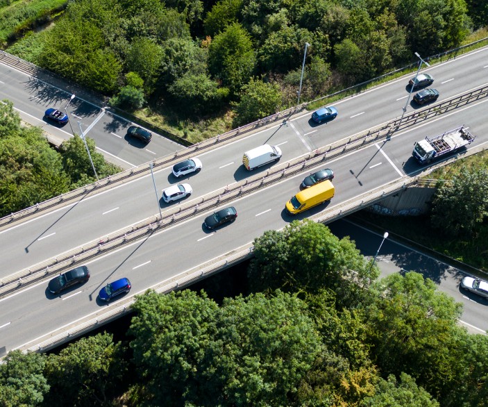 What you need to know about safe stopping distances | Allianz Insurance
